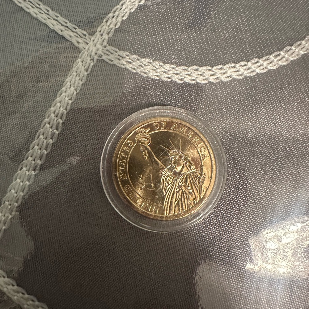 Gold coin